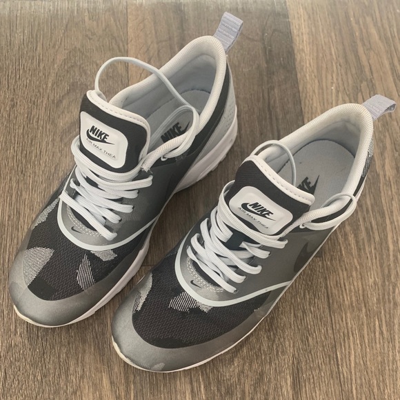Grey Nike Air Max Thea - Picture 2 of 3